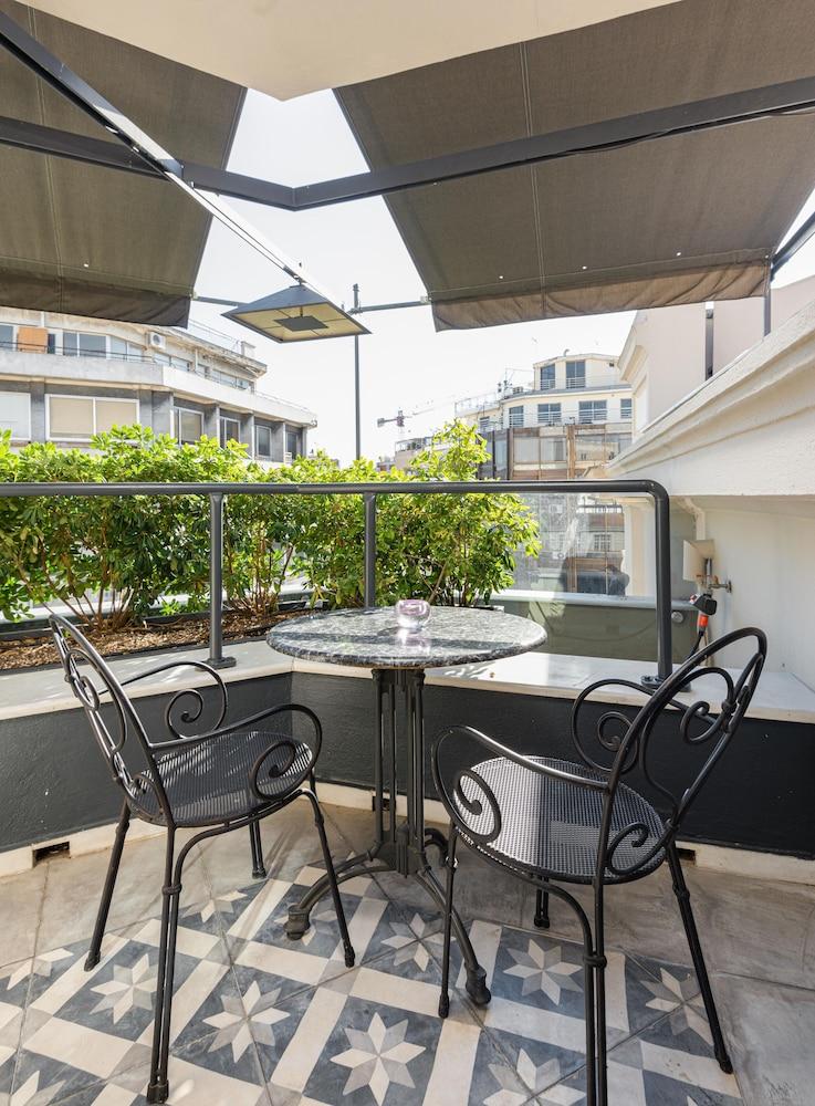 The Excelsior - Small Luxury Hotels Of The World Thessaloníki Ngoại thất bức ảnh A balcony in Athens, Greece